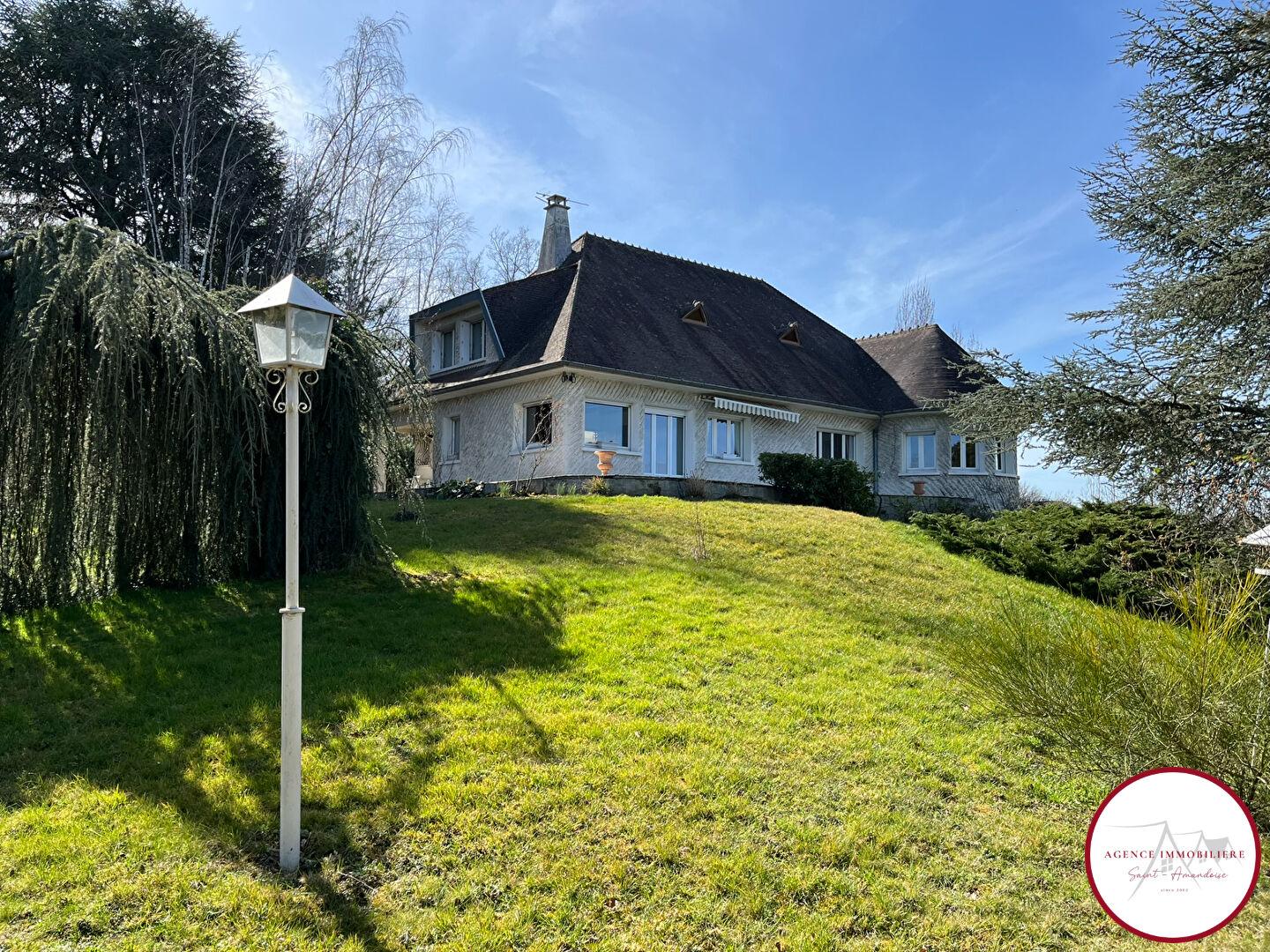 EXCEPTIONNELLE MAISON D'ARCHITECTE AVEC VUE PANORAMIQUE 280 M² MONTLUÇON