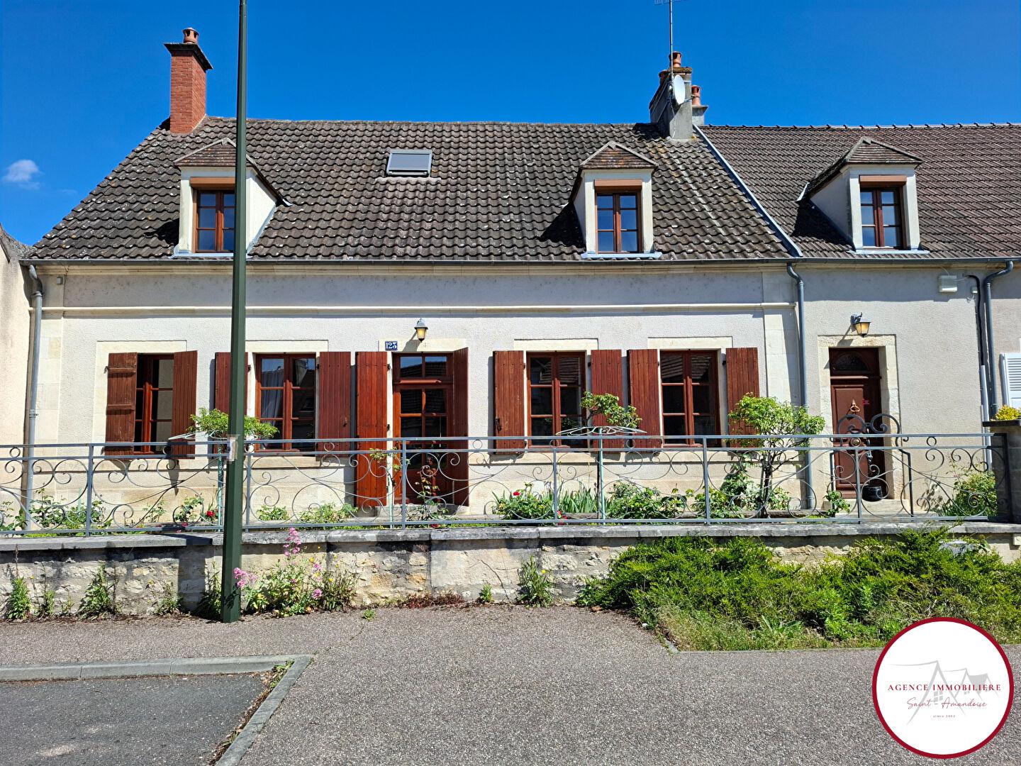 A St Amand, proche centre ville et commerces, maison avec piscine