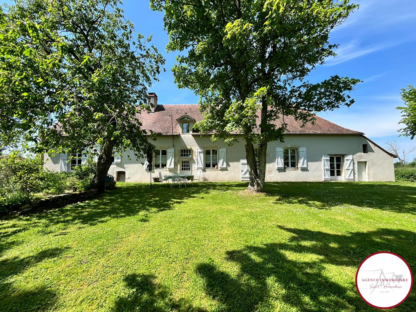 Ancien Prieuré 140m² avec terrain - CHAUMONT