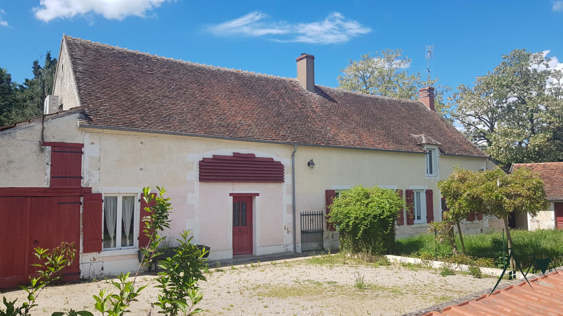 Grande maison bon état limite Cher /Allier